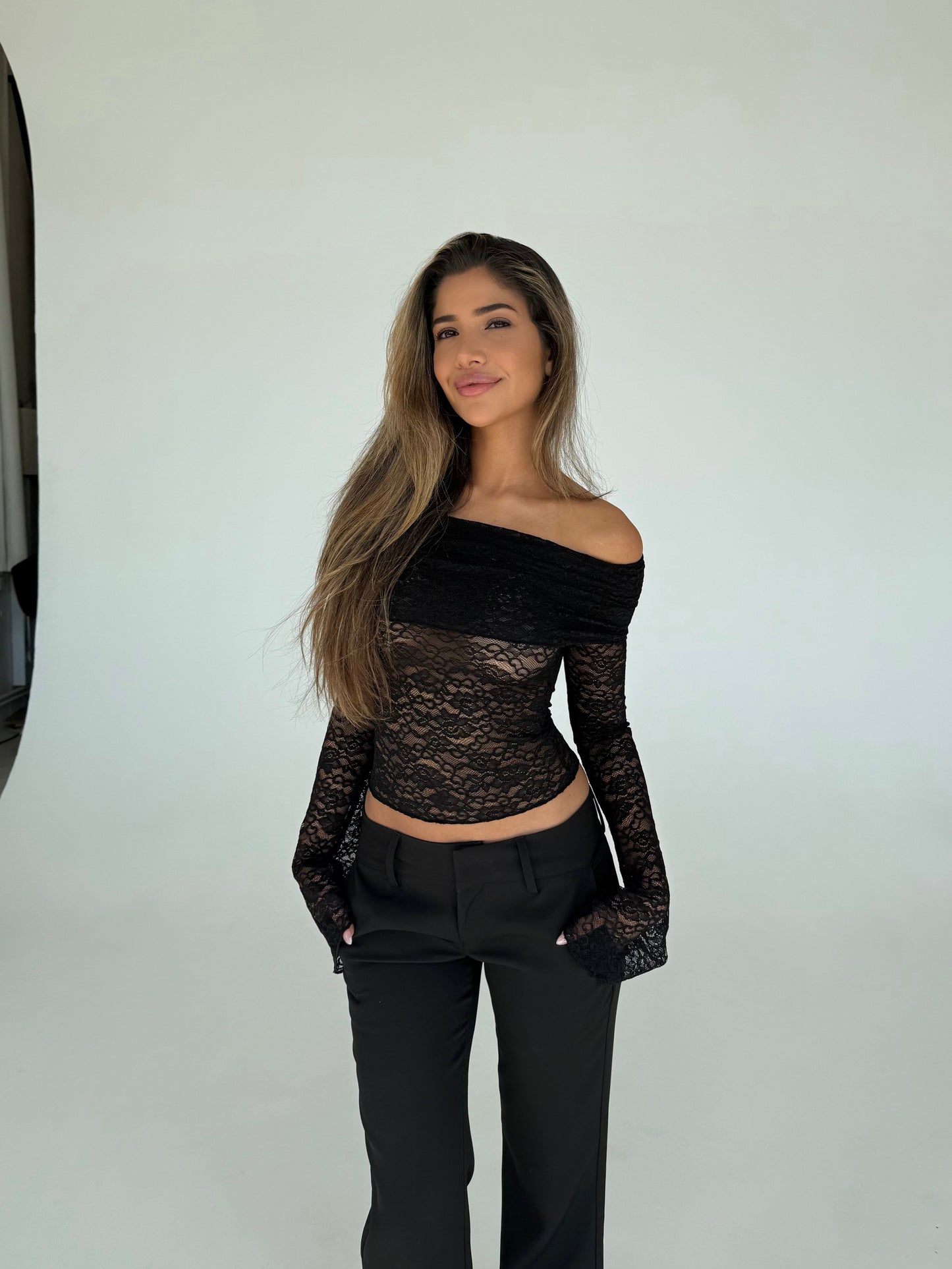 KIANA LACE TOP
